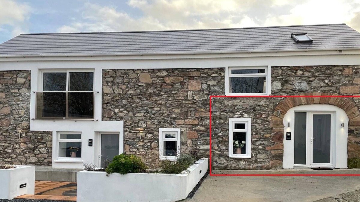 Newtownards Apartment | Merok Old Granary luxury accommodation for 2 persons in single unit.