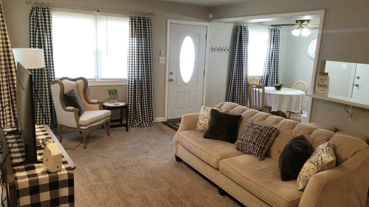 Merrillville Condo | Merrillville Condo-Close to Hospitals and Refinery