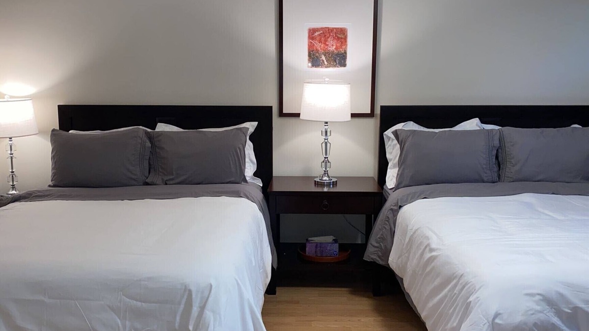 Merritt House | Merritt Crown Hill - 1 bedroom w/AC Suite 200