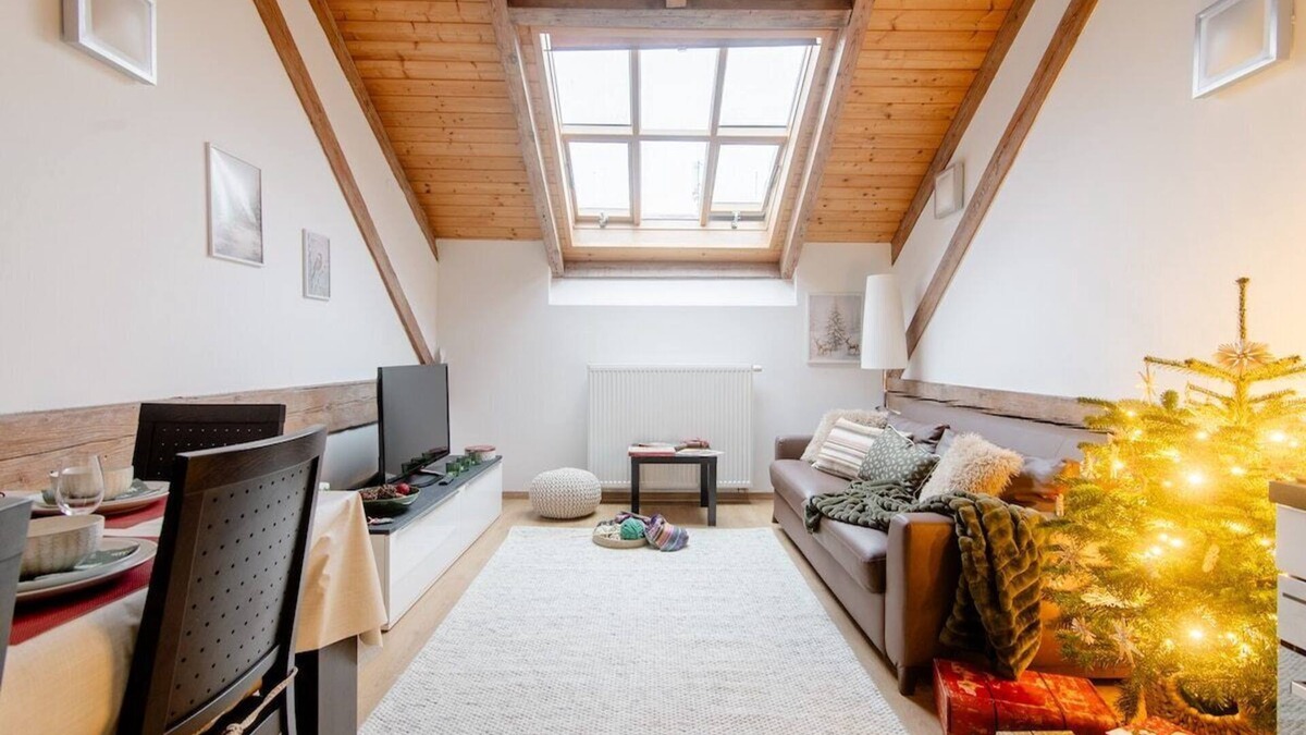 Nove Mesto Apartment | Merrywood apartment 100m from Dancing House