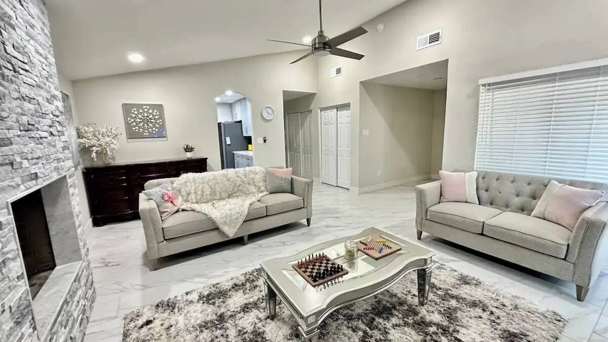 Dobson Ranch House | Mesa 4BR Home big Pool & Jacuzzinn