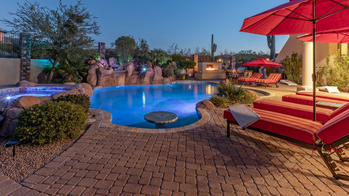 Las Sendas House | Mesa LUX + Views: King Beds, TVs & Private BAs All BRs; Pvt POOL/Spa, Putting Green, Roof Deck