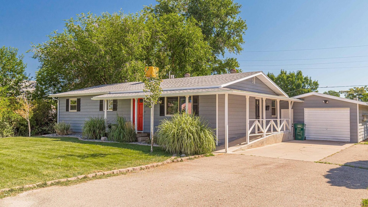 Fruita House | Mesa Manor: Spacious Comfort & Modern Family Retreat