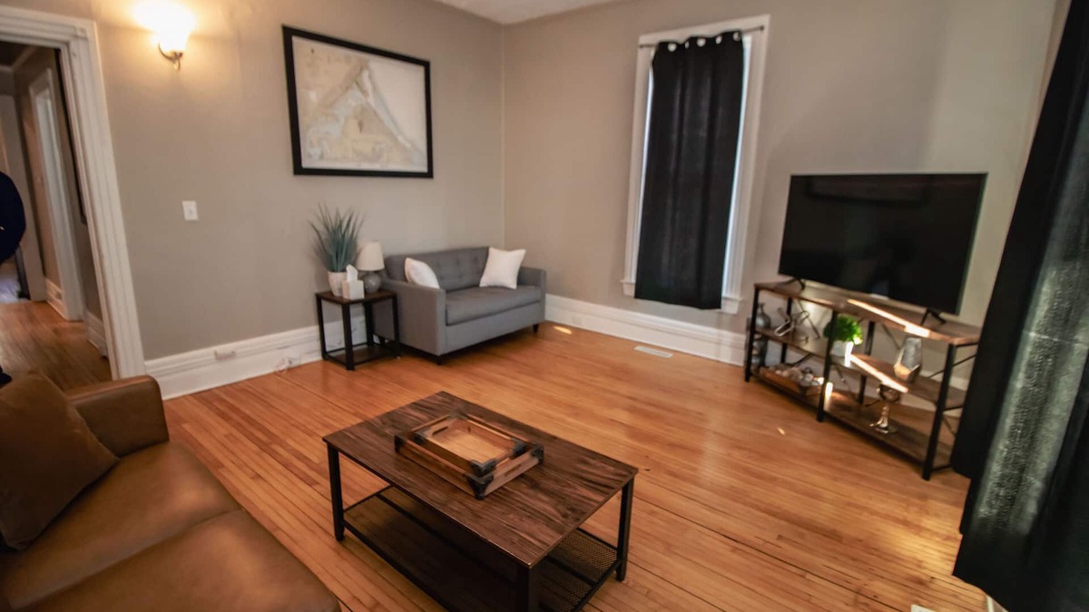Observation Hill Condo | Mesaba Place 1A | Historic Condo