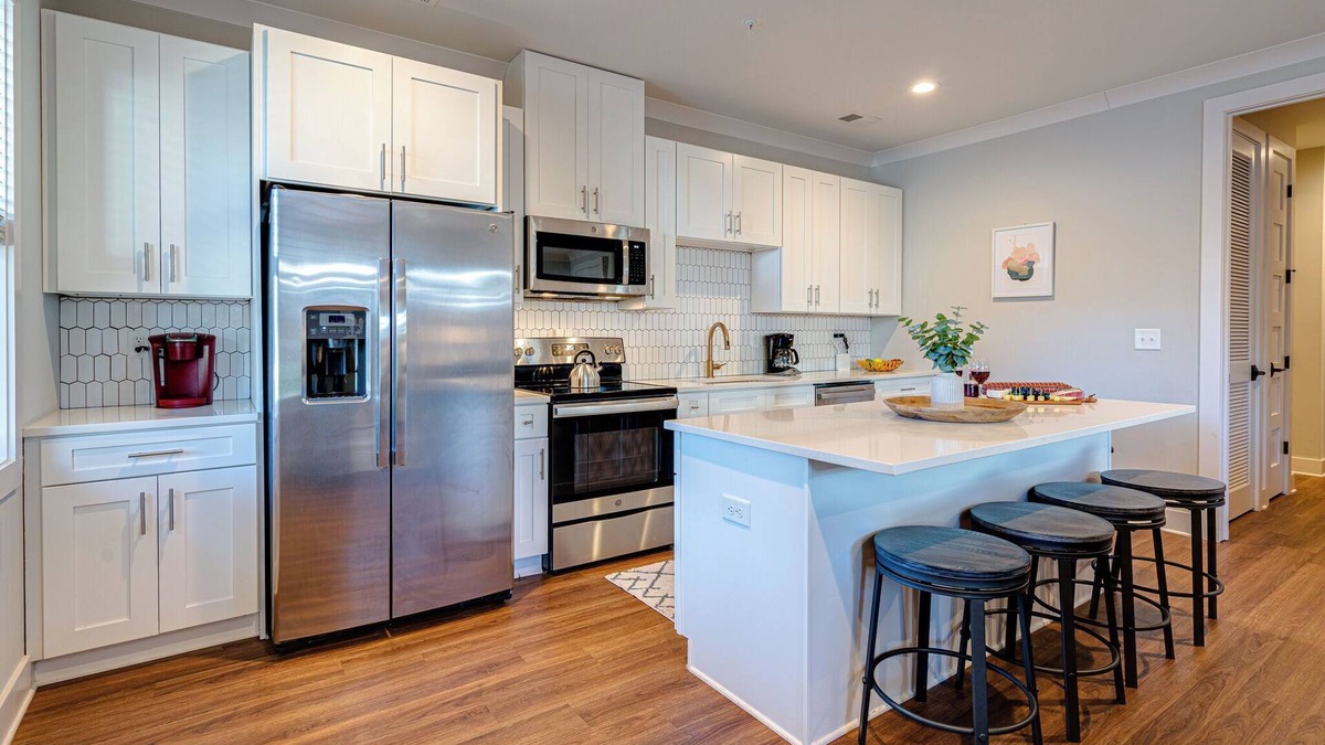 Melrose Cottage | Mesmerize Melrose - Mins to Broadway - 2 Bedrooms