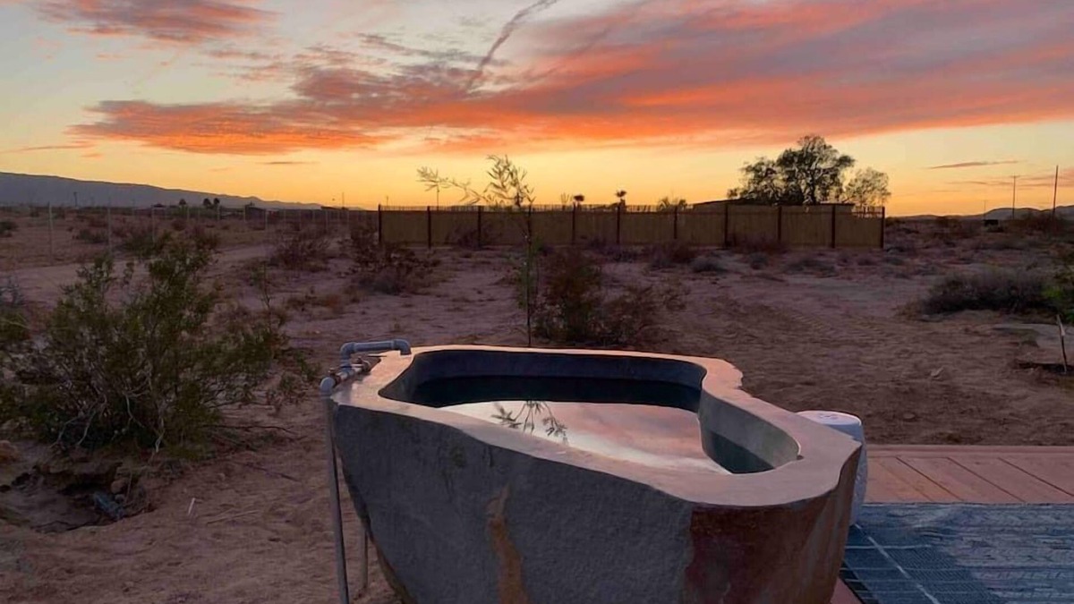 Wonder Valley House | Mesquite Cabin Studio w/Private Hot Springs Tub