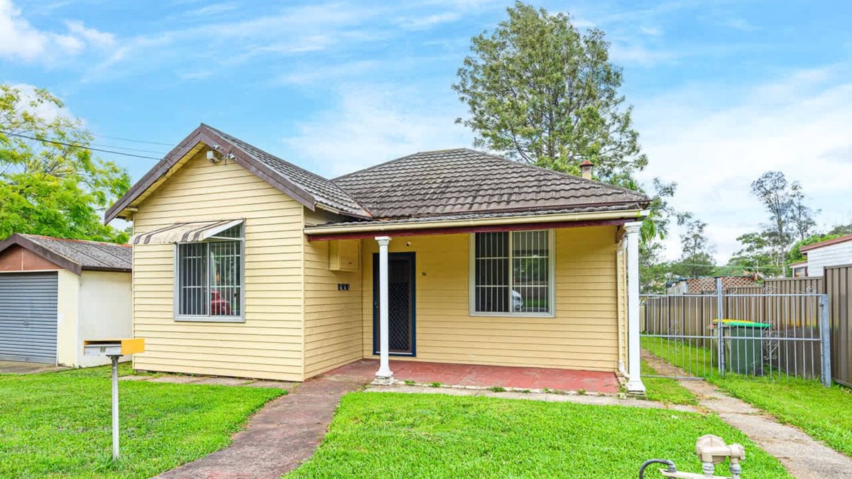Parramatta Condo | Metawise Cozy & Modern Bedroom in Shared Living Space with Free Parking