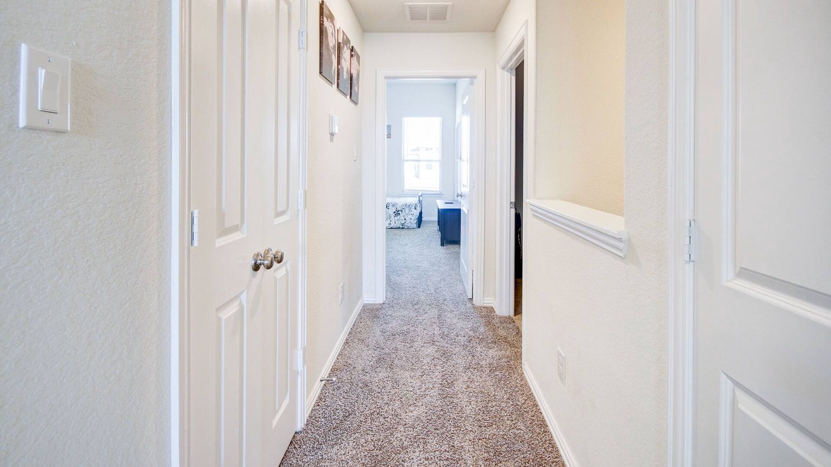 Richmond House | Meticulously-maintained 3-BR Home w/ Backyard - Double Story