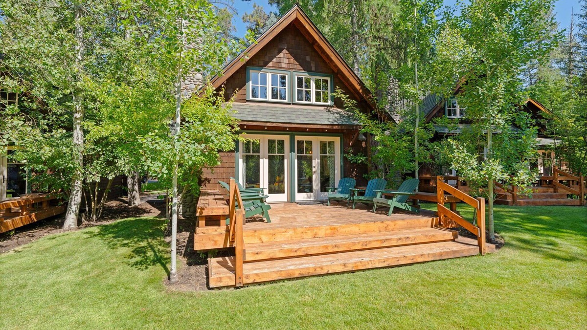 Camp Sherman Cabin | Metolius River Resort Cabin 5 Luxurious cabin on the Metolius River w/fireplace