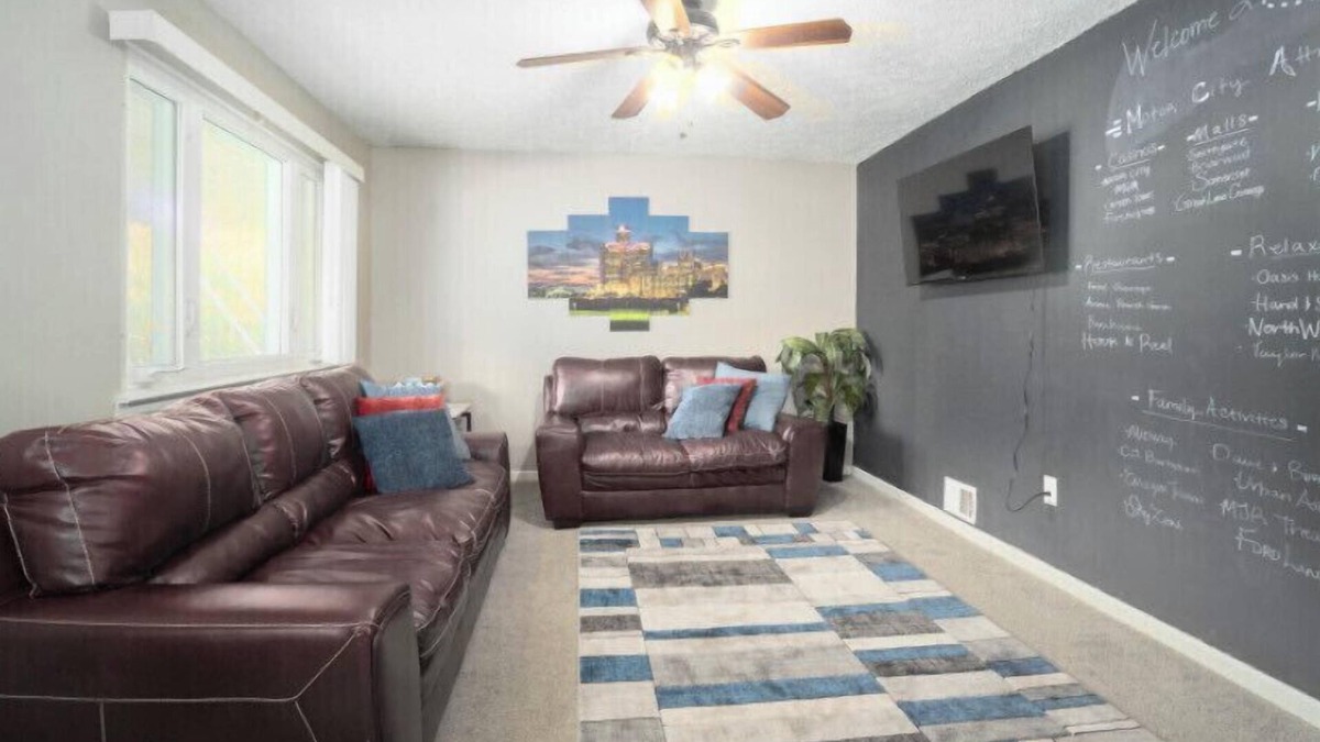 Taylor House | Metro Airport Suite located near busy streets and highways! ASK ABOUT CAR RENTAL