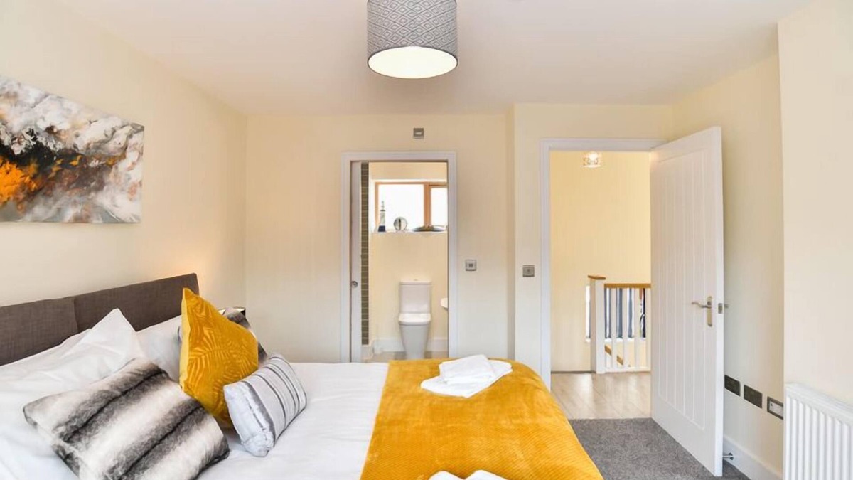 St. Thomas House | Metro Chic Townhouse