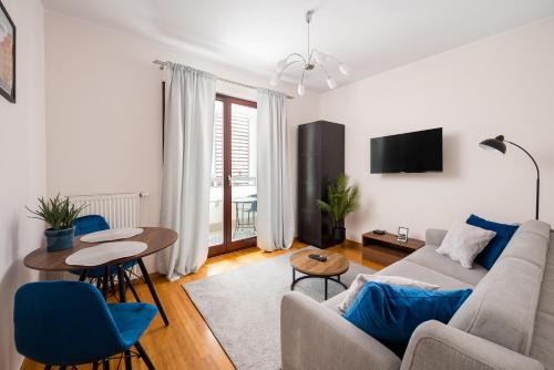 Bielany Apartment | Metro Młociny Superior Apartment by BookingHost