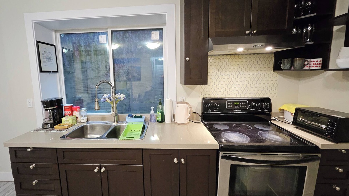 New Westminster House | Metropolis MetroTown Area lovely place 2 bedrooms near Skytrain