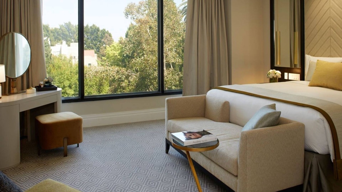 Norma Triangle House | Metropolitan One Bedroom Suite at The London West Hollywood, Free Breakfast
