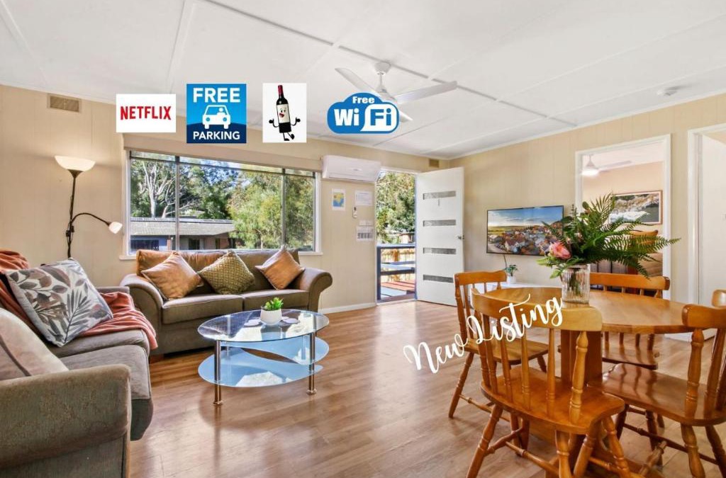 Metung Apartment | Metung Akora 2Bdrm Apartment 1 - Pets & Boats welcome! Close to Town, Free Wifi & Netflix