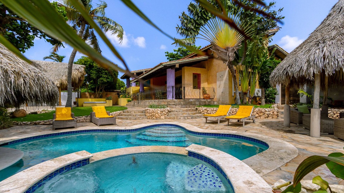 Ponton Villa | Mexican Style Villa with Private Pool - Free Utilities
