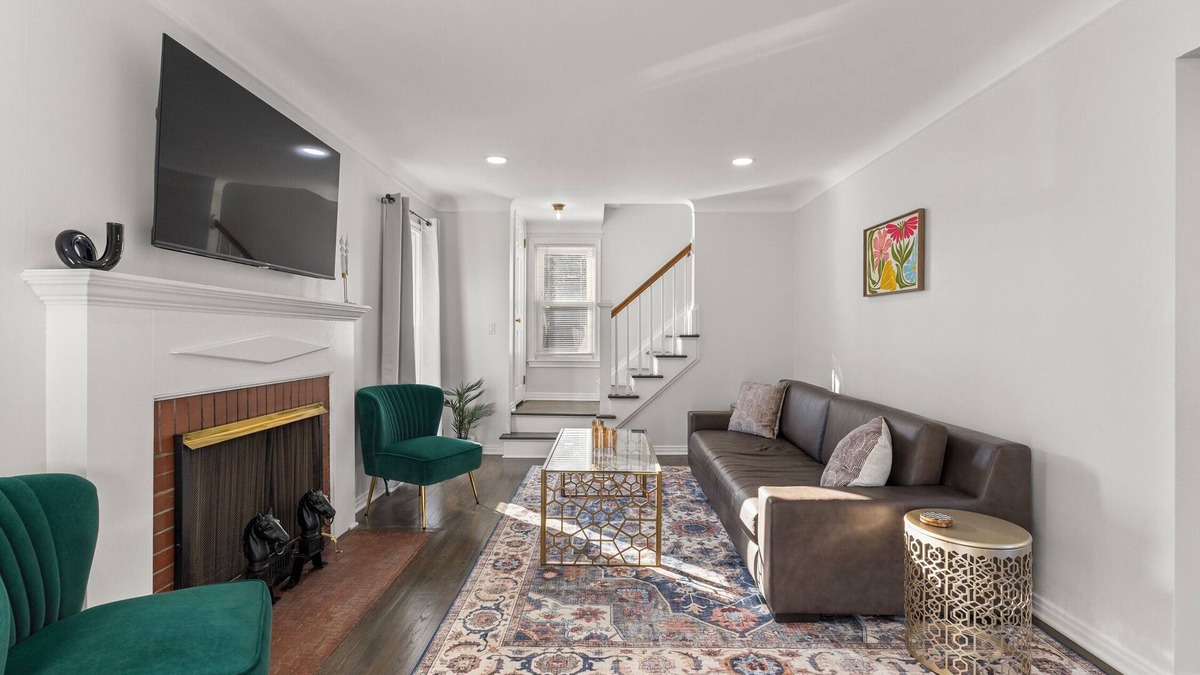 Royal Oak House | MG Place: Charming Neighborhood blocks from Downtown RO