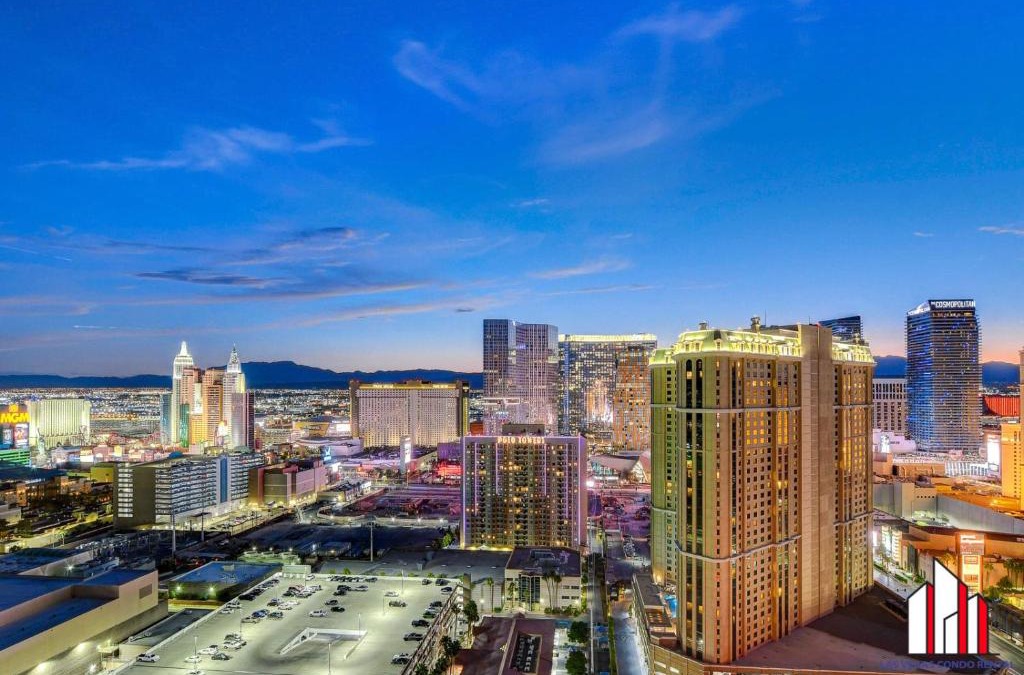 Las Vegas House | MGM Signature-30-705 F1 Track & Strip View Balcony