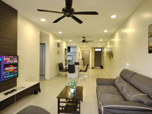 Taman Desa Tebrau Apartment | MGM-Tebrau City Walk within 5 min to AEON Mall, Ikea & Toppen