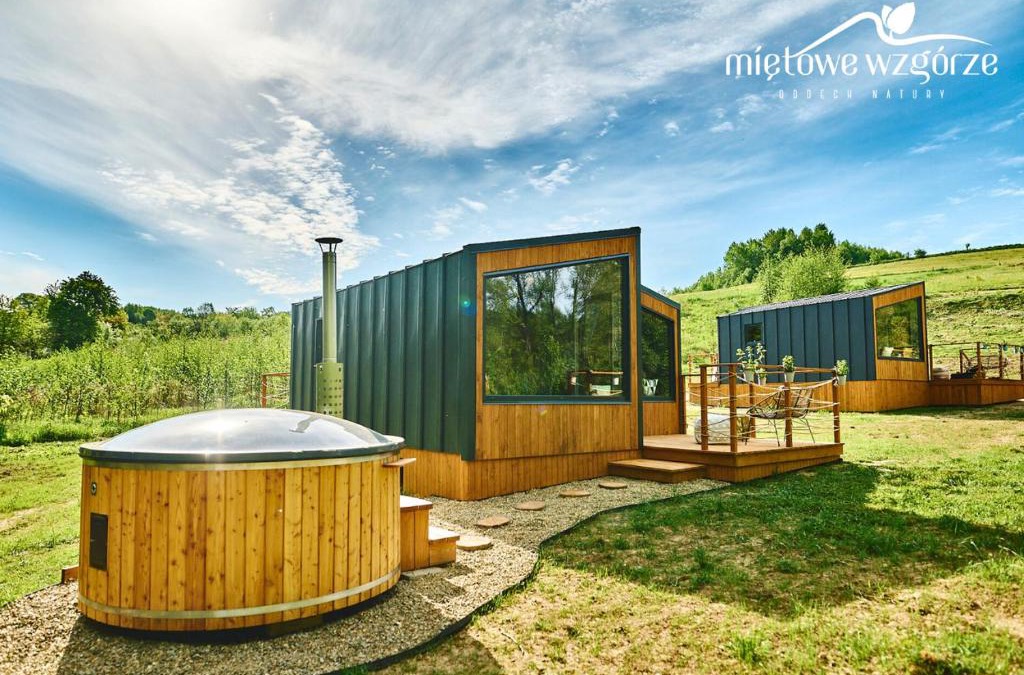 Ropczyce Cabin | Miętowe Wzgórze - oddech natury