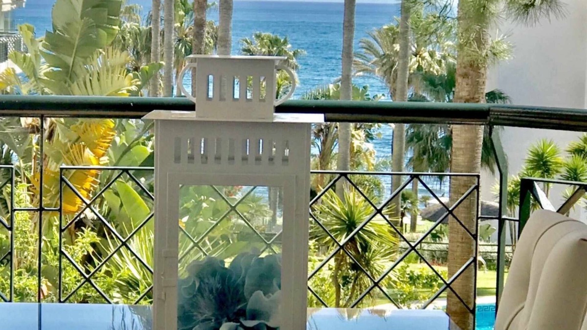 Sitio de Calahonda Apartment | Mi CAPRICHO 9A BEACHFRONT:Apartment with sea view