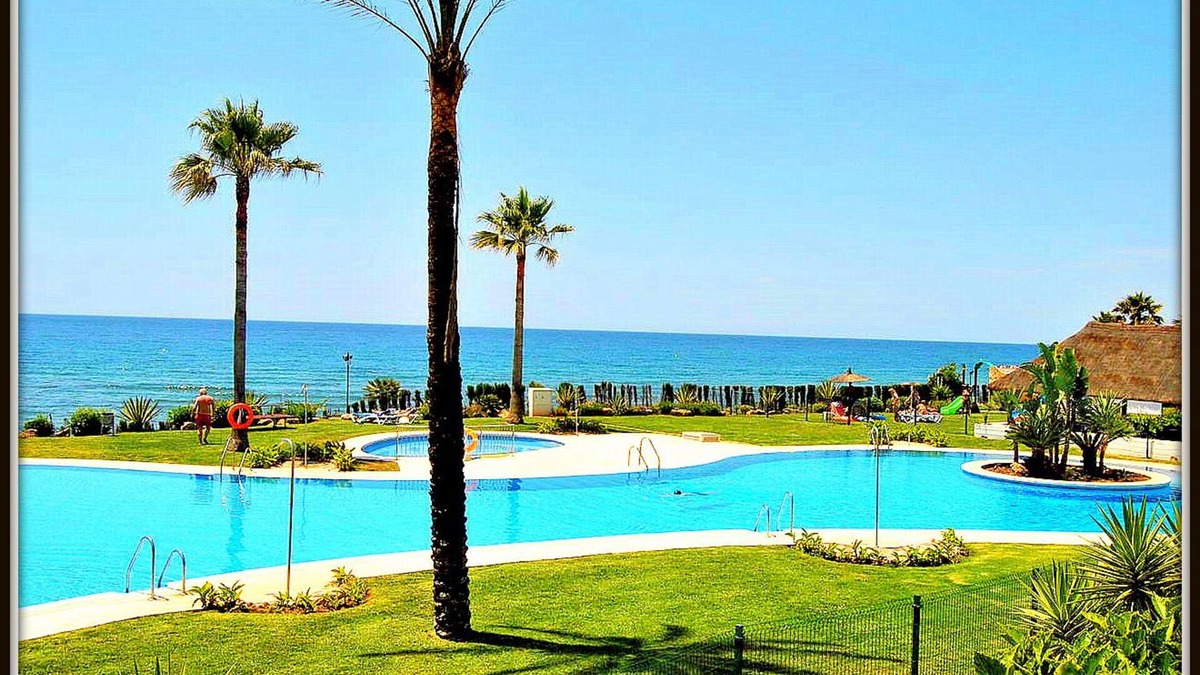 Sitio de Calahonda Apartment | Mi Capricho Luxury Front Line Beach Ground Floor