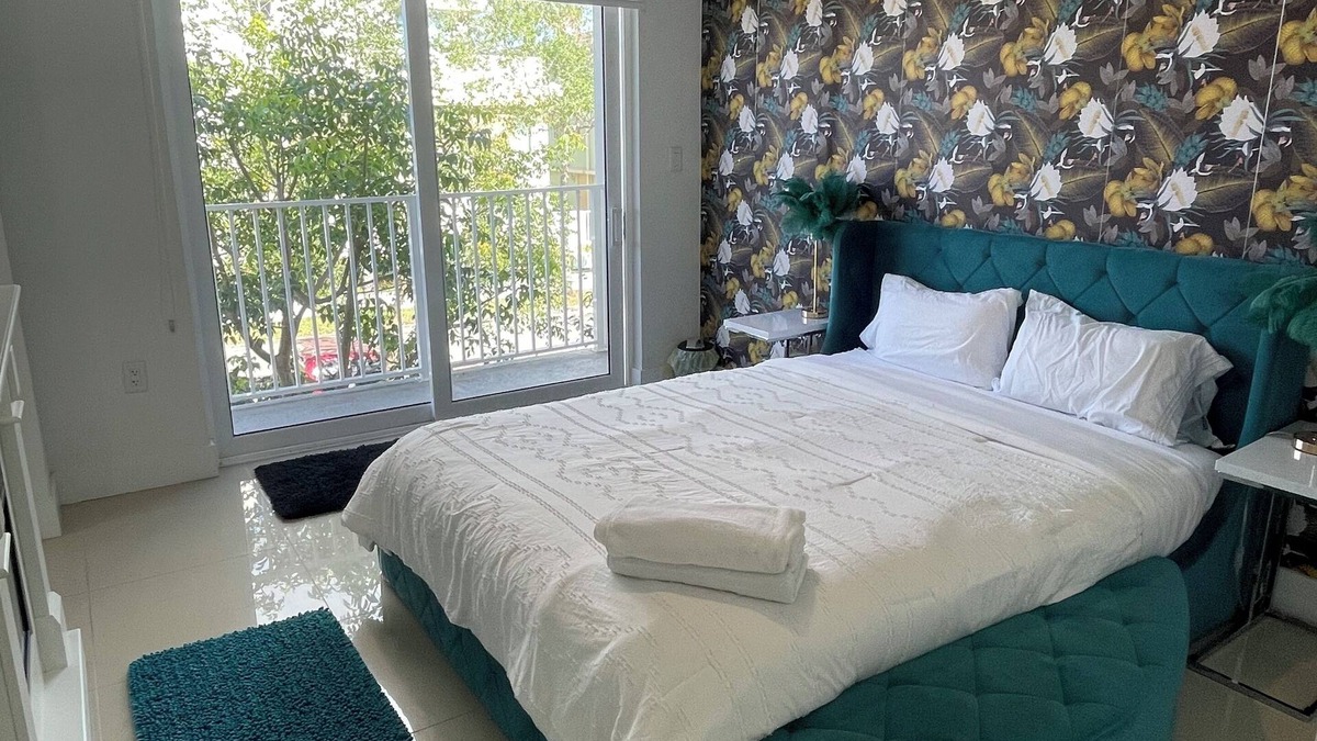 Princeton House | Miami 3 Story Townhouse with Balcony, Rooftop & Parking