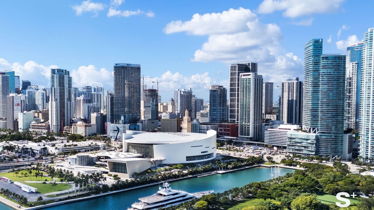 Downtown Miami Resort | Miami Luxury Studio With City View