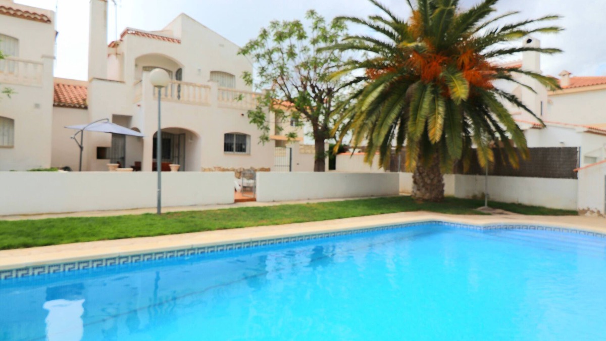 Miami Platja House | Miami playa. Casa Palmito with private heated jacuzzi, Pool , A/C