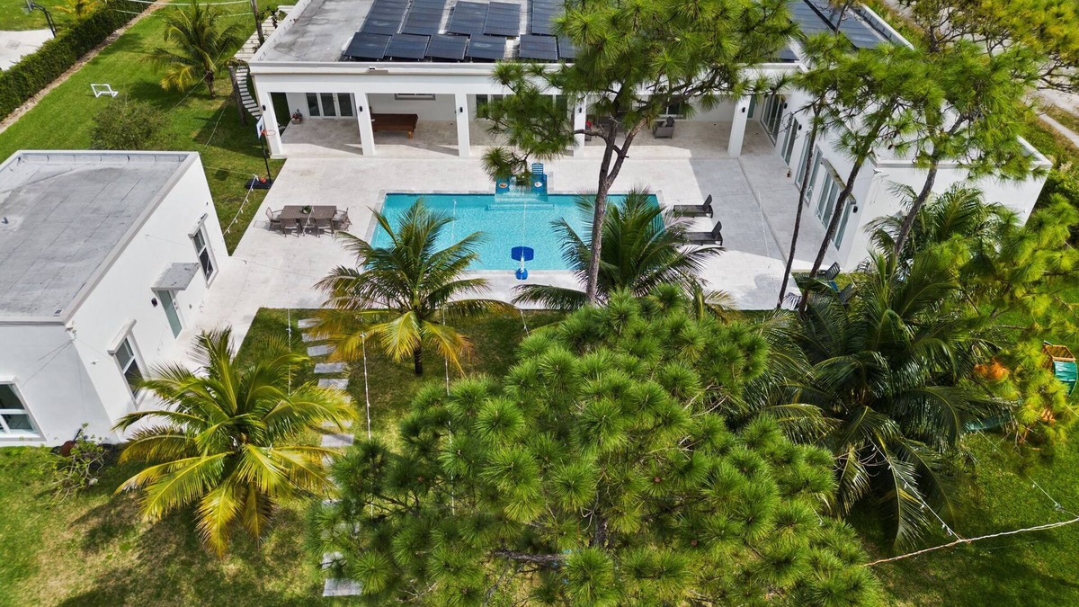Princeton Villa | Miami White House, Family , Friends Vacation time .