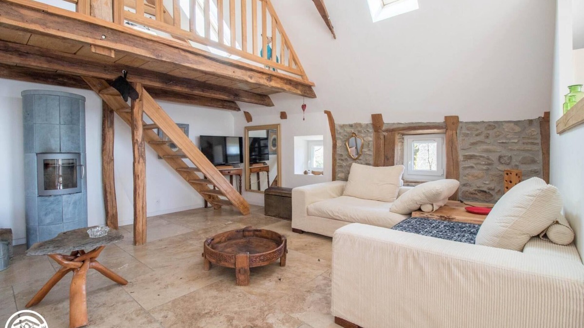 Saint-Sauves-d'Auvergne House | Miarava - Saint Sauves D'auvergne