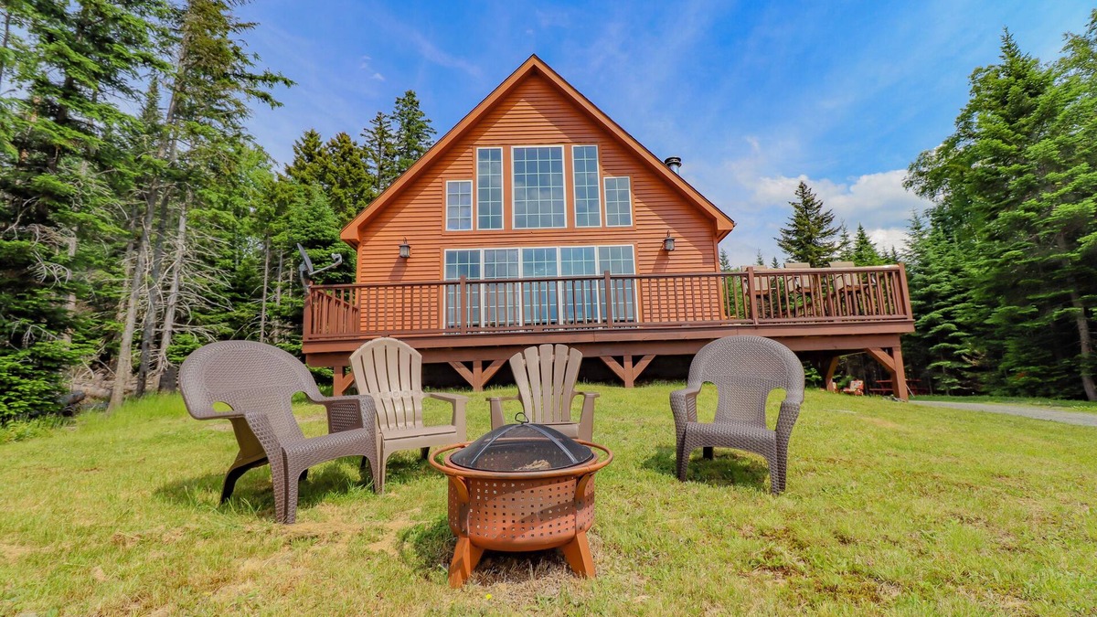 Rangeley House | 🐾Michaud Mountain Chalet - Private cabin with incredible views of Rangeley Lake! Dog Friendly