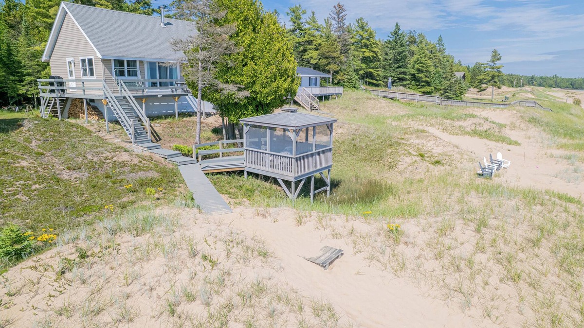 Manistique House | Michibay Getaway: Dog friendly, Your Summer Beachfront Getaway Just listed!