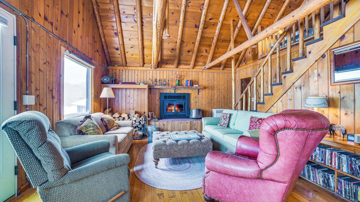 Pellston Cabin | Michigan Cabin Retreat: 5 Mi to Sturgeon Bay Beach