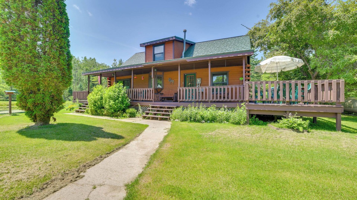 Mio Cabin | Michigan Cabin w/On-Site Fishing Pond & Deck