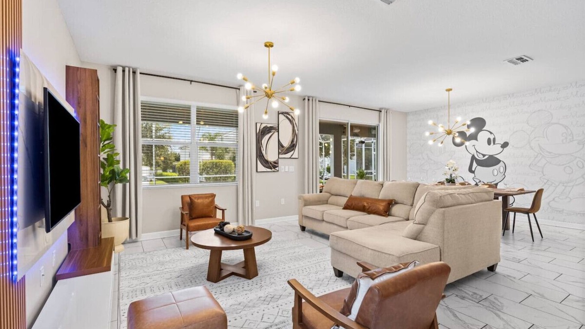 Davenport House | Mickey’s Luxury Hideaway 8BR Home w/ Private Pool