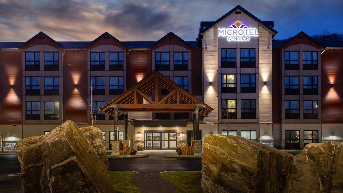 Mont-Tremblant Hotel | Microtel Inn and Suites by Wyndham Mont Tremblant