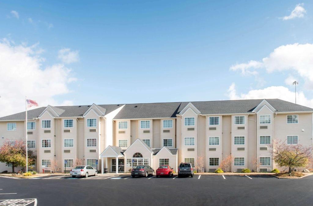 North Canton Hotel | Microtel Inn and Suites North Canton
