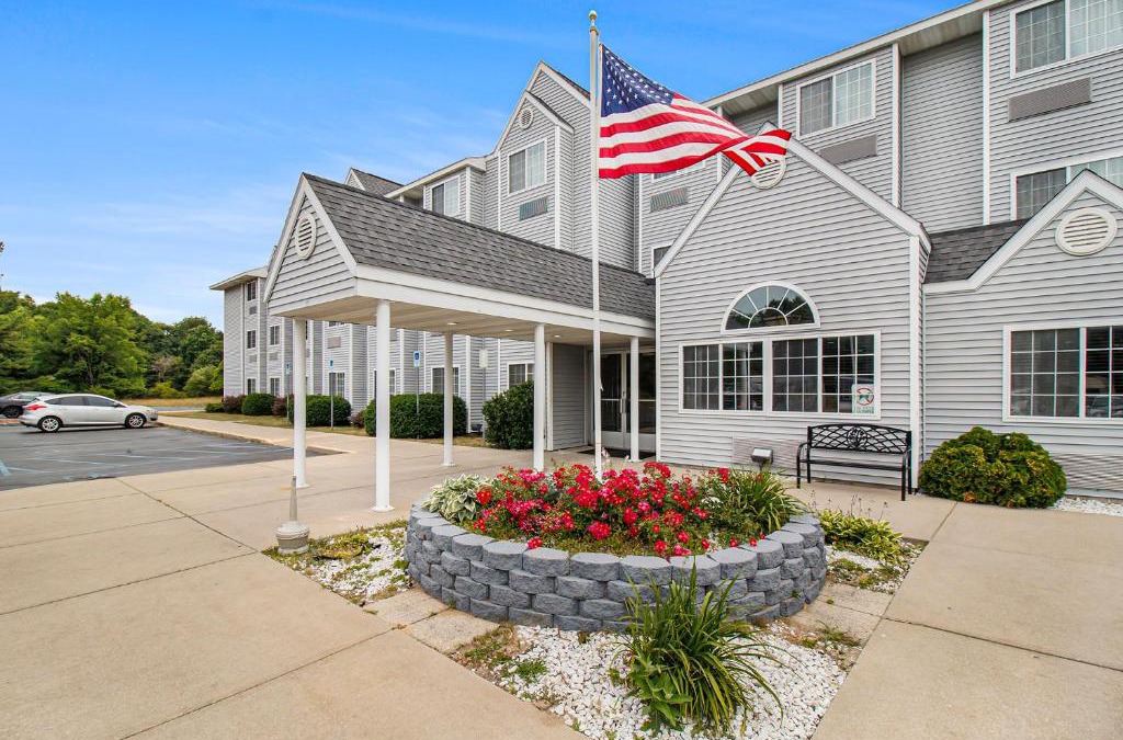 Manistee Hotel | Microtel Inn and Suites Manistee