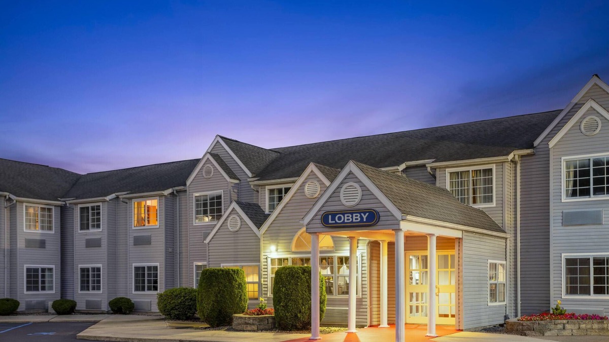 Latham Hotel | Microtel Inn by Wyndham Albany Airport
