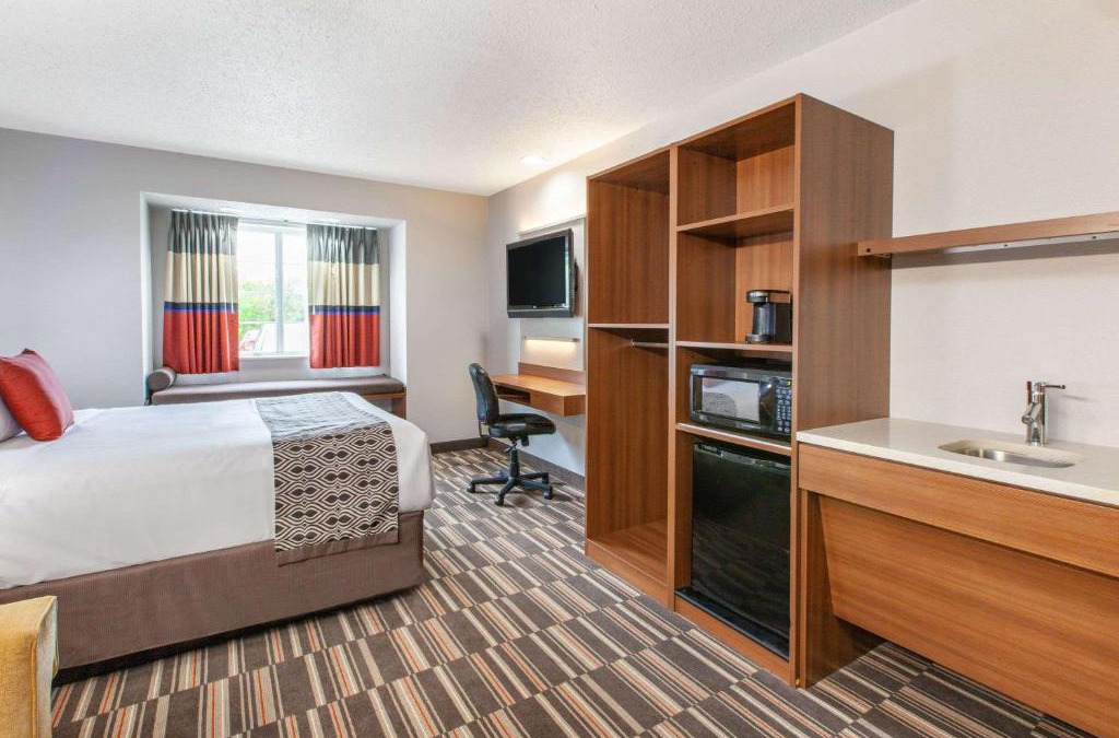 South Hills Hotel | Microtel Inn & Suites by Wyndham Pittsburgh Airport