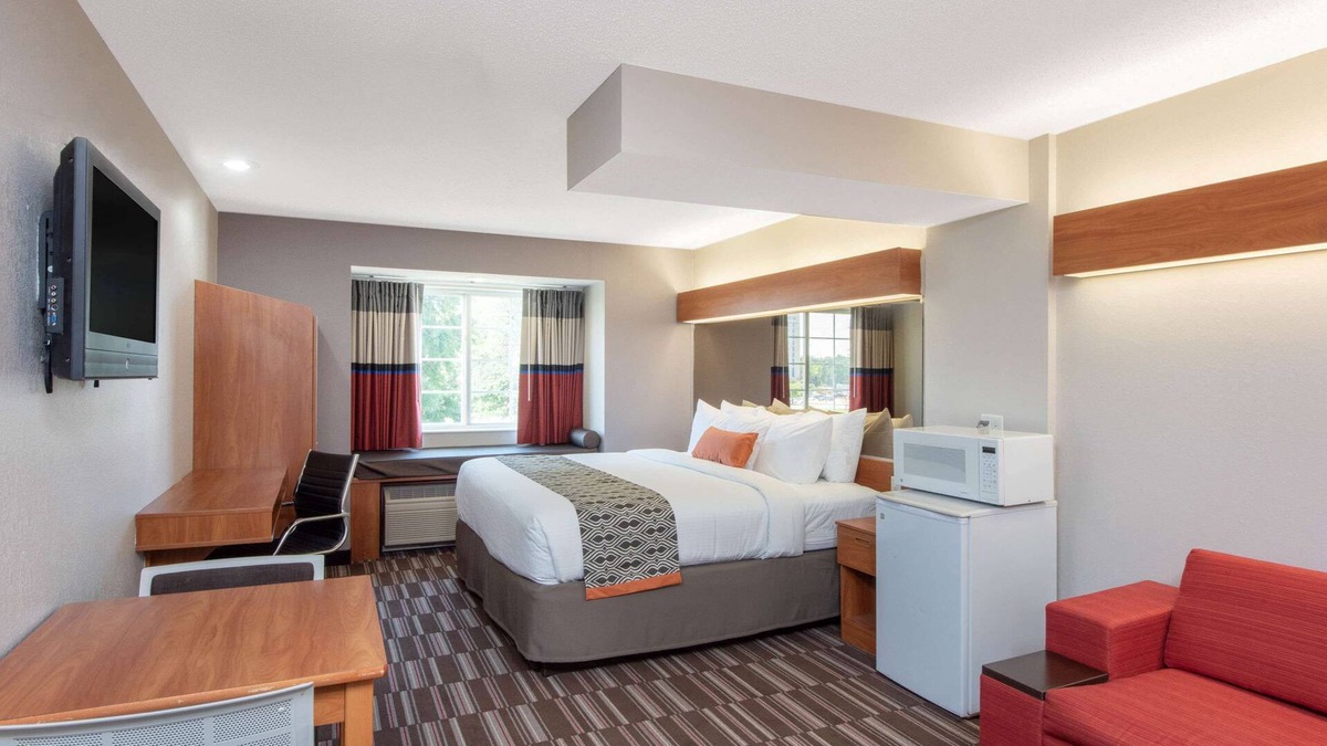 Springfield Hotel | Microtel Inn & Suites by Wyndham Springfield
