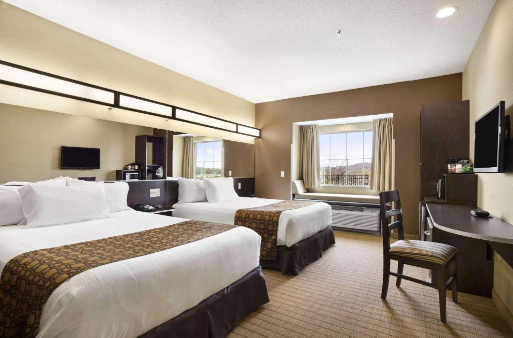 Cambridge Hotel | Microtel Inn & Suites by Wyndham Cambridge