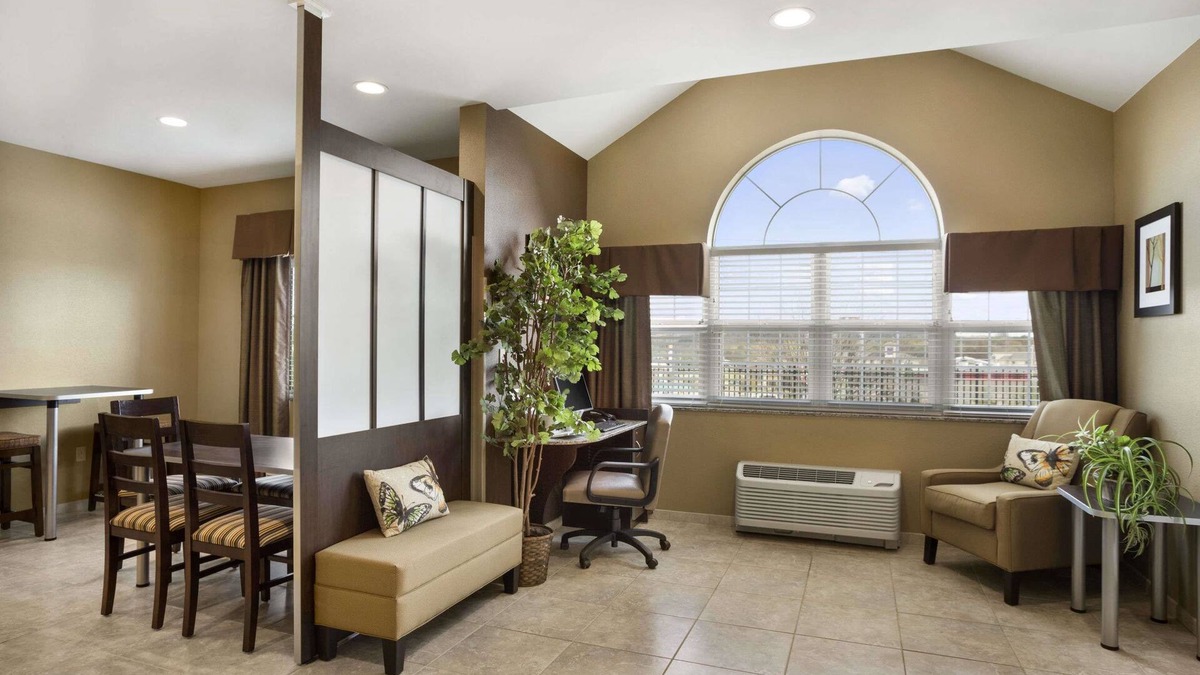 Cambridge Hotel | Microtel Inn & Suites by Wyndham Cambridge