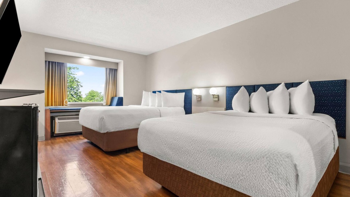 Salisbury Hotel | Microtel Inn & Suites by Wyndham Salisbury