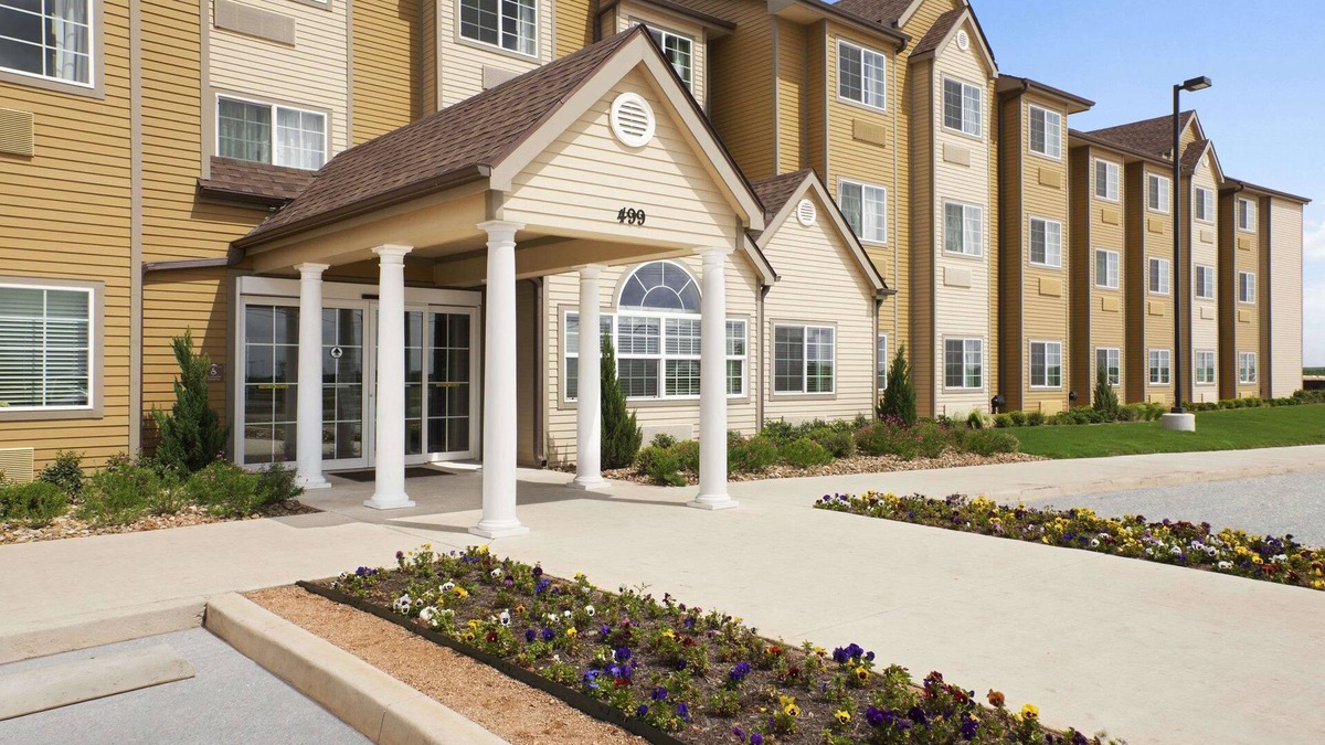 Cotulla Hotel | Microtel Inn & Suites by Wyndham Cotulla