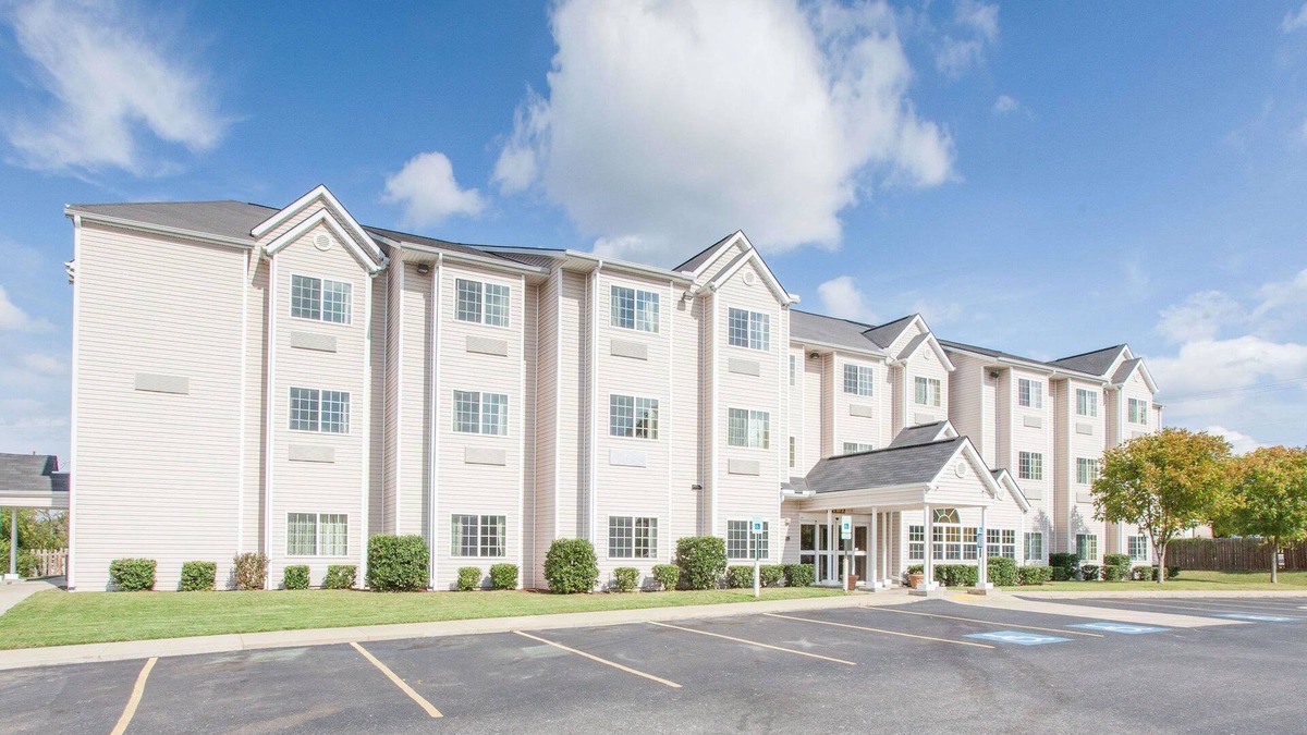 Rogers Hotel | Microtel Inn & Suites by Wyndham Rogers