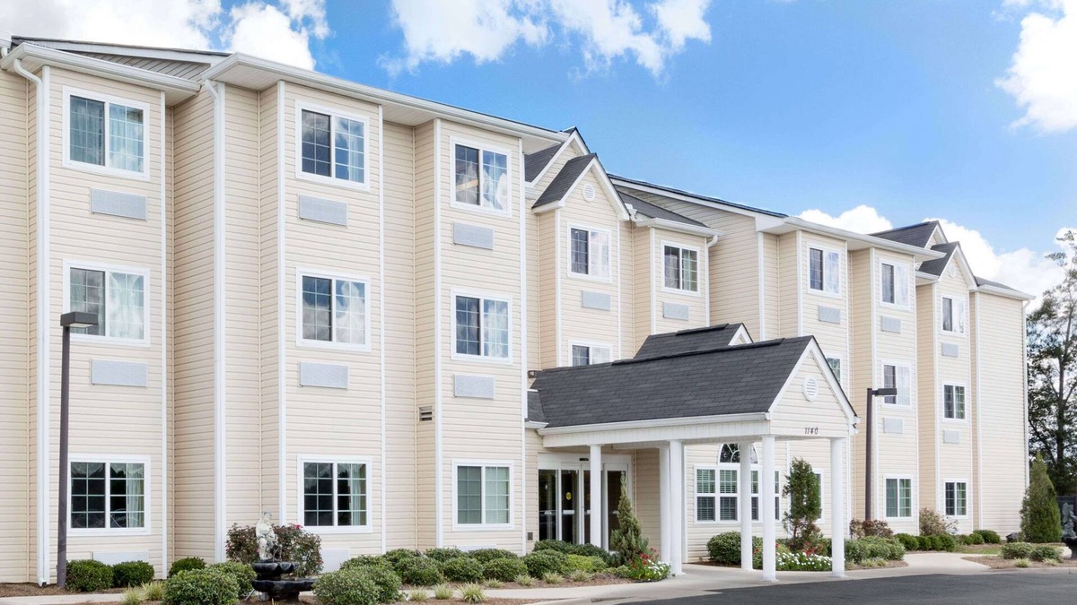 Ozark Hotel | Microtel Inn & Suites by Wyndham Ozark