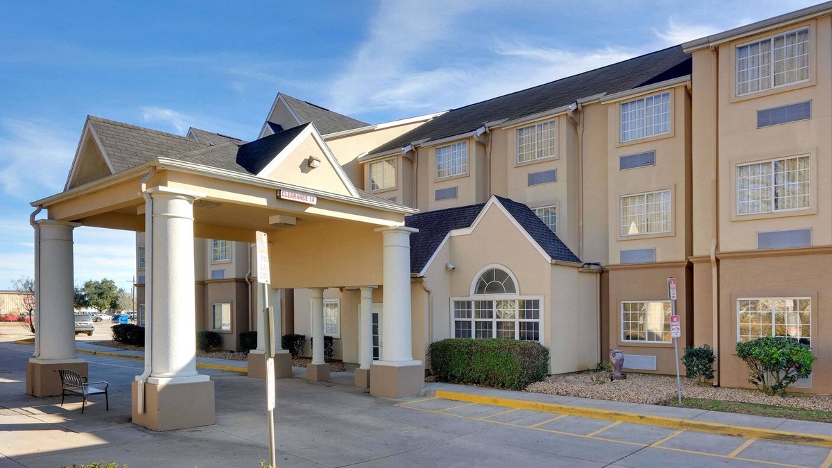 Lafayette Hotel | Microtel Inn & Suites by Wyndham Scott/Lafayette