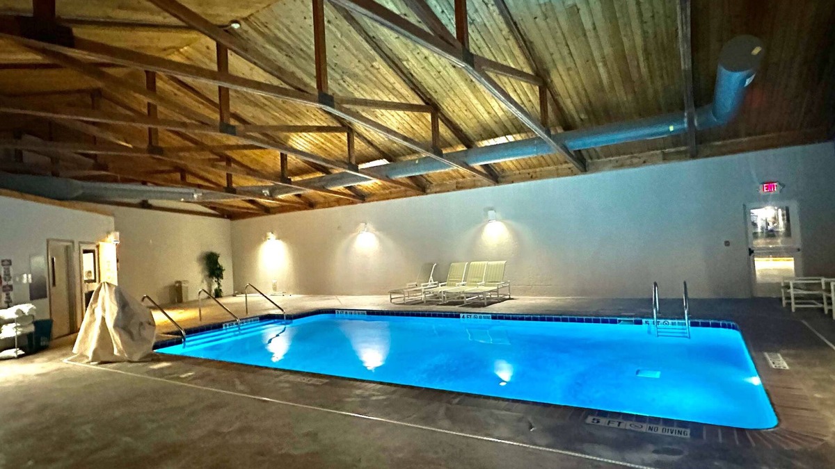 Quincy Hotel | Microtel Inn & Suites by Wyndham Quincy Downtown/River Area